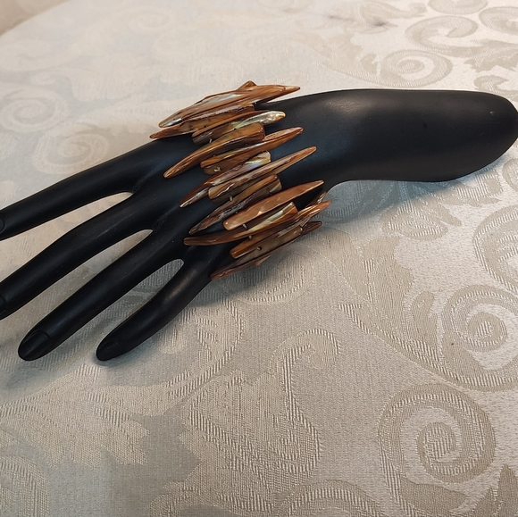 VINTAGE 70s Mother of Pearl Shell Bracelet – Tan Blush Stretch Boho Style - Picture 11 of 11